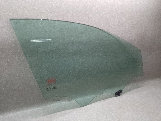 Стекло двери передней правой 82420C5010 HYUNDAI