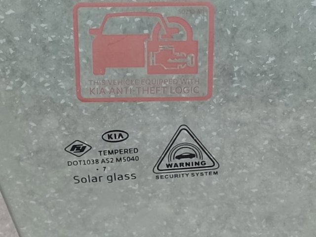 HYUNDAI 82420C5010 Стекло двери передней правой в наличии Львов