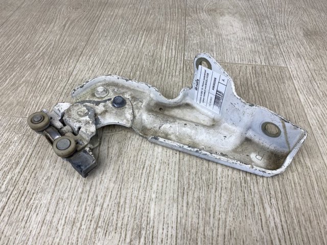 NISSAN 82420JX00B в наличии Павлоград