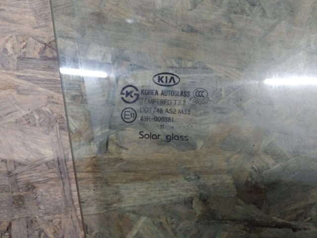 824212K000 HYUNDAI Стекло двери передней правой купить в Житомир