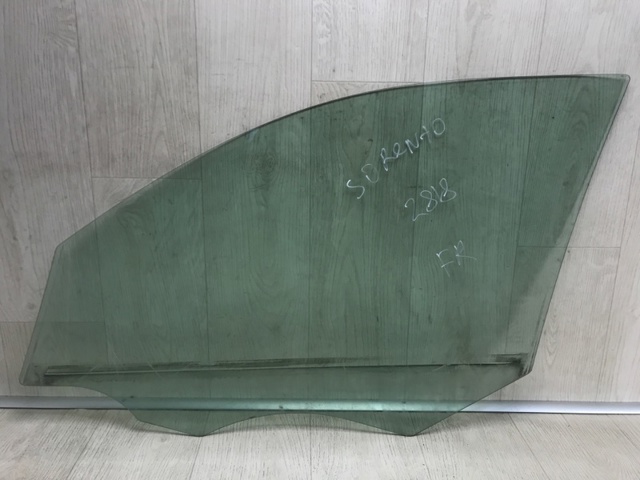 824212P000 Стекло двери передней правой купить Ирпень