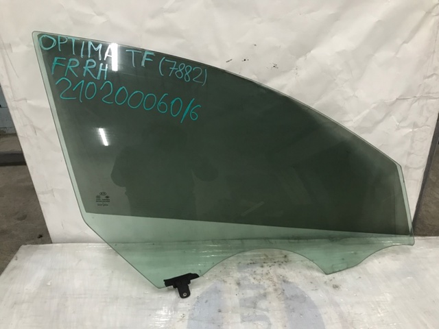 824212T010 HYUNDAI Стекло двери передней правой купить в Черновцы