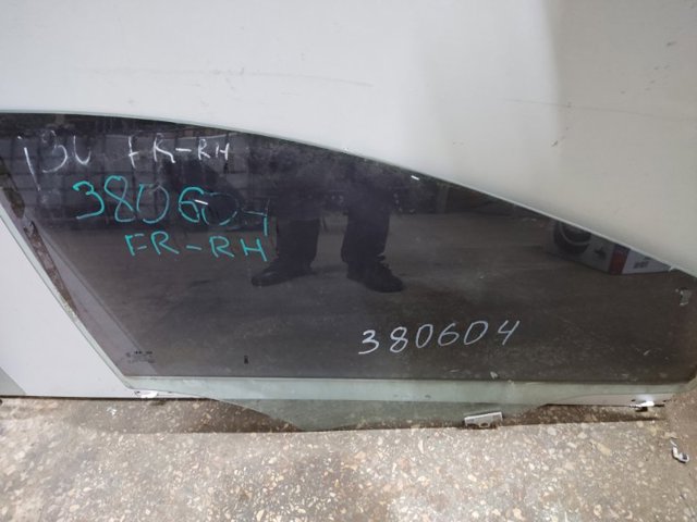 Стекло передней правой двери 82421A6020 HYUNDAI