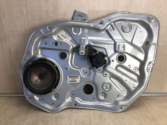 HYUNDAI 824601U000 Мотор стеклоподъемника двери передней правой в наличии Житомир