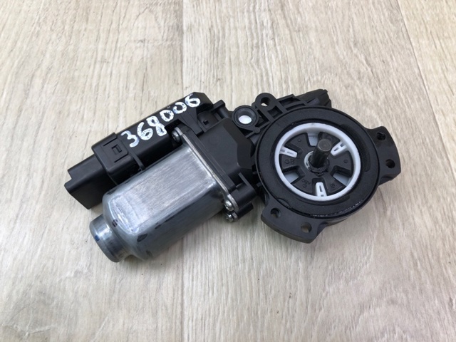 Мотор стеклоподъемника двери передней, правой 824602T010 HYUNDAI