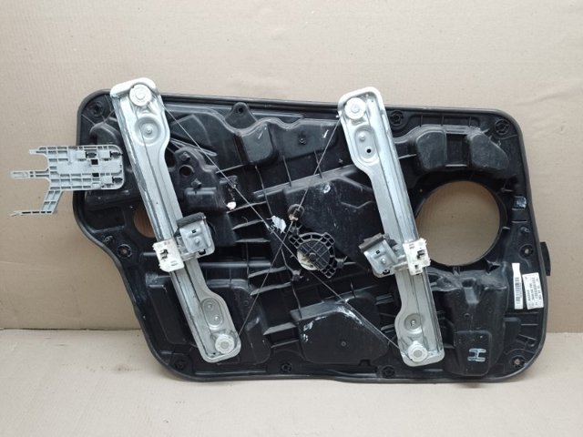 Мотор стеклоподъемника двери передней, правой 824603S001 HYUNDAI