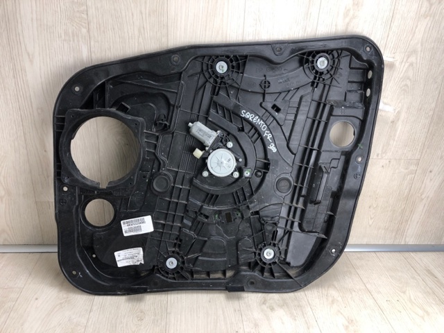 HYUNDAI 82460C5100 Замок двери передней левой в наличии Черкассы