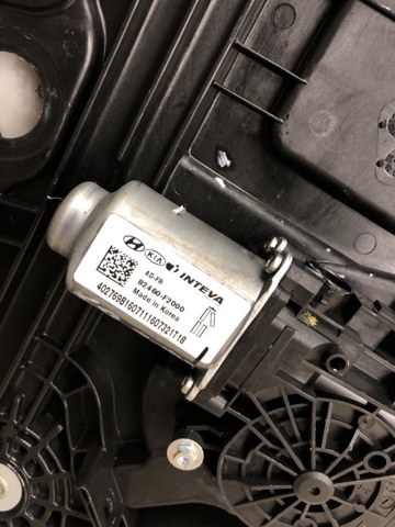 82460F2000 Мотор стеклоподъемника двери передней правой купить Хмельницкий