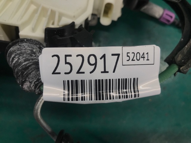 825005DC0B Замок двери задней правой купить Днепр