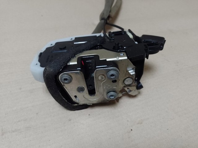 Замок двери задней левой 82501JN20A NISSAN