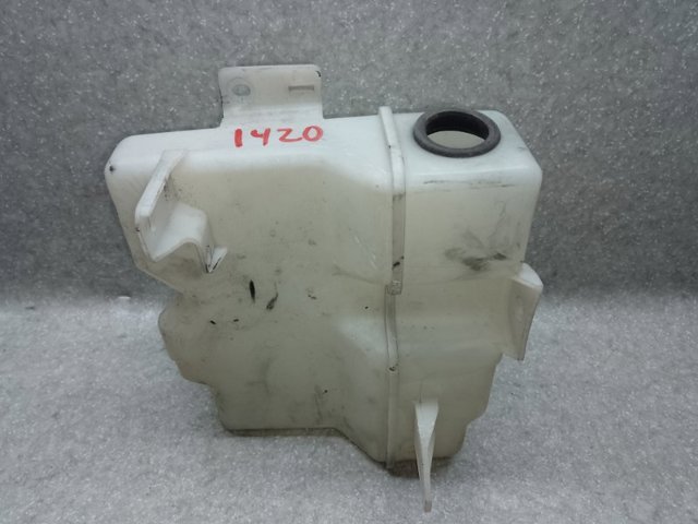Бачок омывателя стекла 8260A094 MITSUBISHI