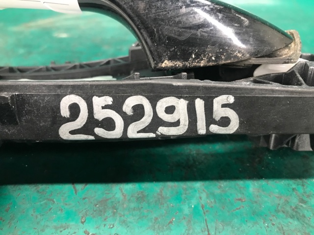826105DM1A NISSAN Держатель наружной ручки двери задней правой купить в Ровно