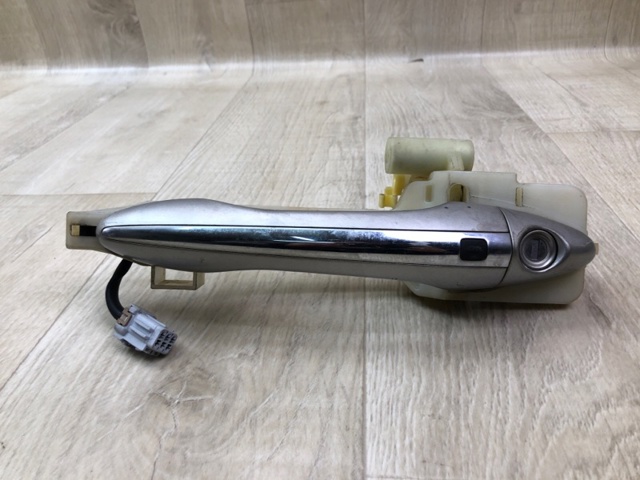 Держатель наружной ручки двери, передней левой 826552T000 HYUNDAI