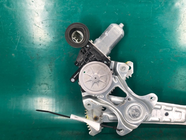 NISSAN 827203KA1A в наличии Запорожье