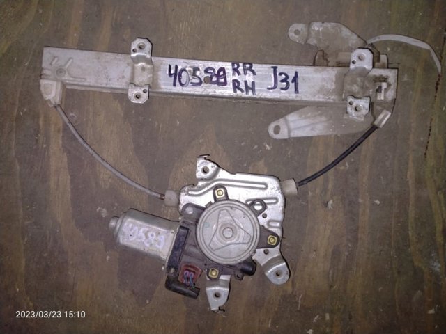  Механизм стеклоподъемника правой задней двери 827209Y000 NISSAN
