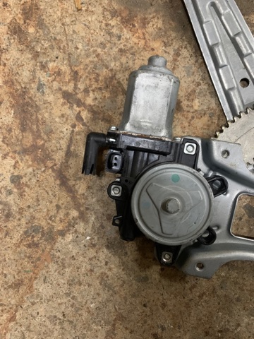 82721EE00B NISSAN Механизм стеклоподъемника двери задней левой купить в Харьков