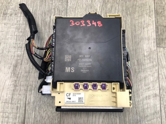TOYOTA 8273006A81 в наличии Винница