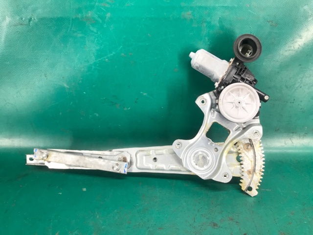 827313KG0A NISSAN Мотор стеклоподъемника двери задней левой купить в Украина