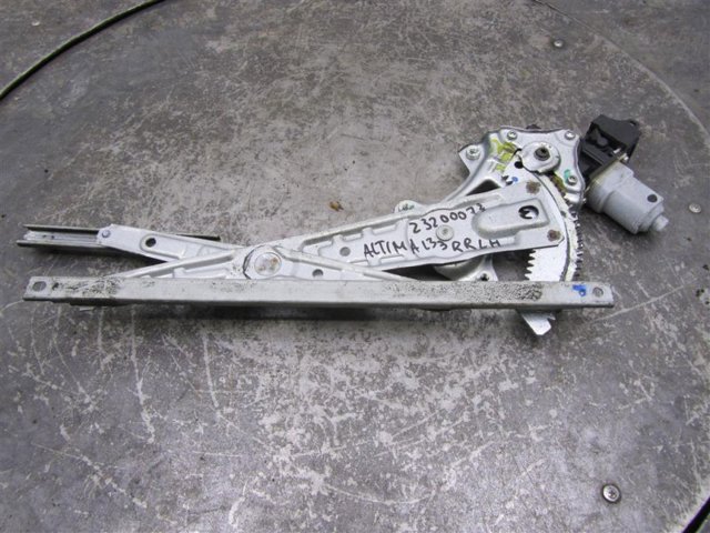 Привод электростеклоподъемника задний 827313TA2A NISSAN