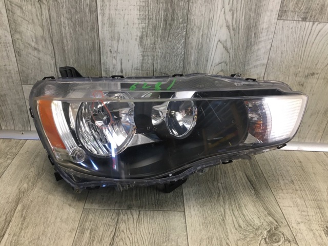 Фара комбинированная, передняя 8301B930 MITSUBISHI