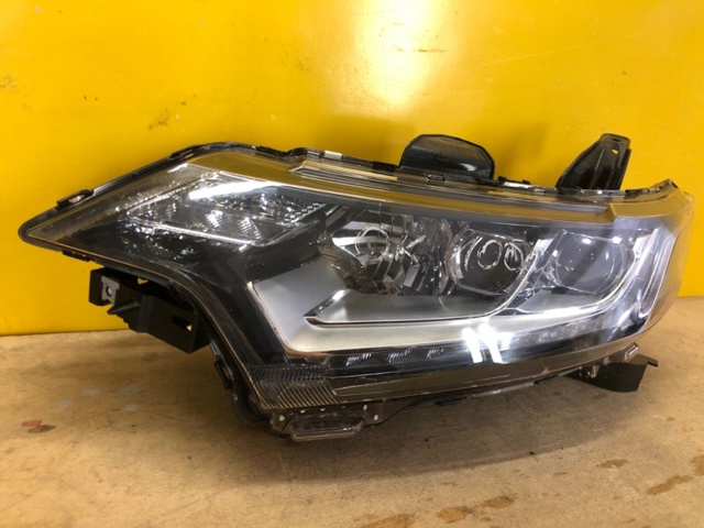 8301C863 MITSUBISHI Левая фара купить в Запорожье
