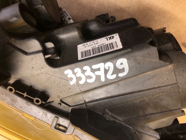 MITSUBISHI 8301C863 Левая фара в наличии Ирпень