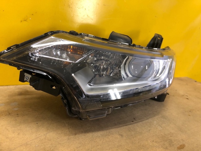 MITSUBISHI 8301C979 Фара левая в наличии Чернигов