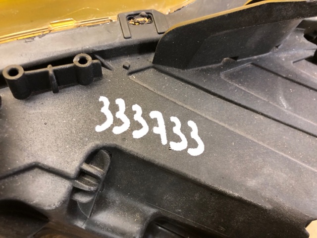 MITSUBISHI 8301D332 Правая фара в наличии Павлоград
