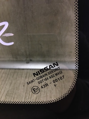 833005HA0A NISSAN Стекло кузова (багажного отсека) правое купить в Киев