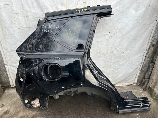 Стекло багажного отсека, правое 833006RR0A NISSAN