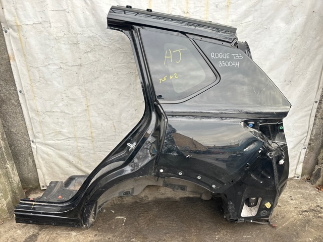Стекло багажного отсека, левое 833016RR0A NISSAN