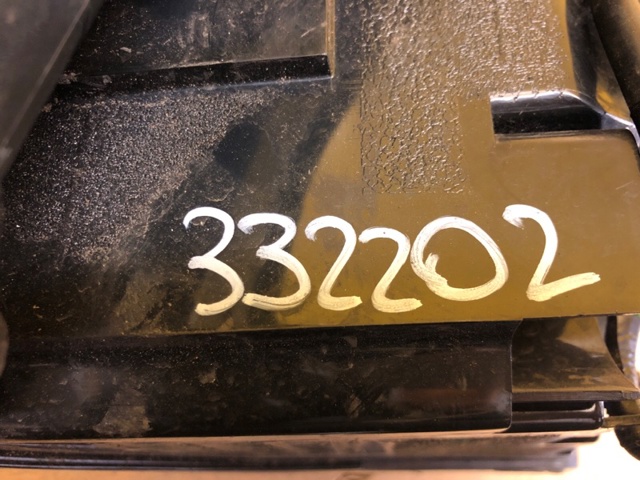 8330A379 MITSUBISHI Фонарь задний левый внешний купить в Украина