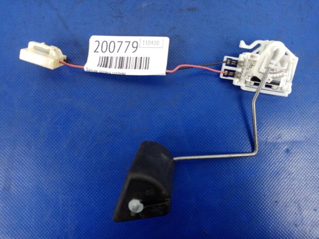 Датчик уровня топлива в бензобаке 833200T010 TOYOTA