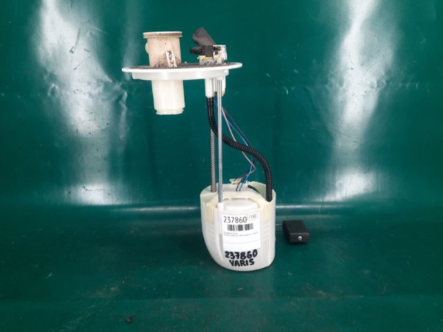 Датчик уровня топлива в баке 8332052181 TOYOTA