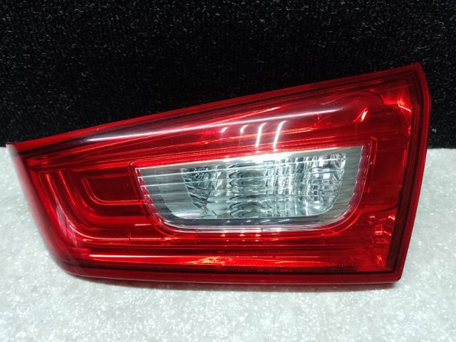 Фонарь задний правый, внутренний 8336A088 MITSUBISHI