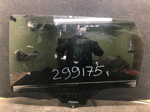 Стекло двери задней левой 83410G5030 HYUNDAI
