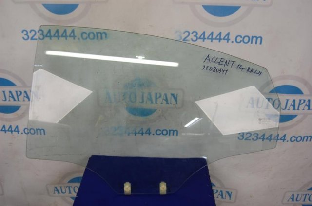 Стекло задней двери, левой 834111R010 HYUNDAI