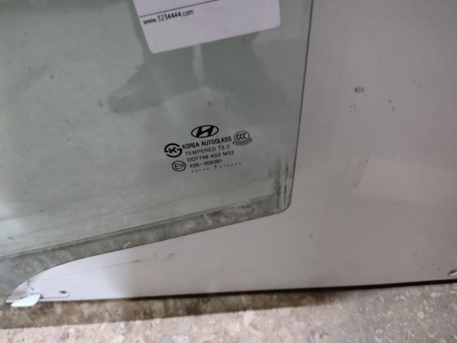 HYUNDAI 834112H010 Стекло двери задней левой в наличии Черкассы
