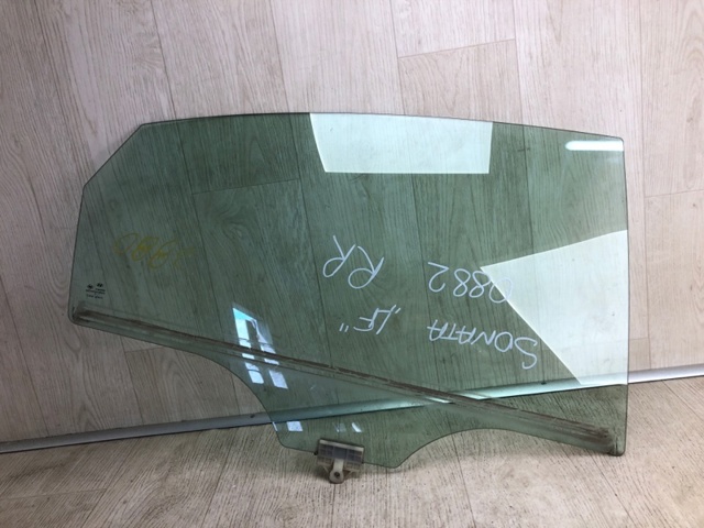 83420C1010 Стекло двери задней правой купить Ровно