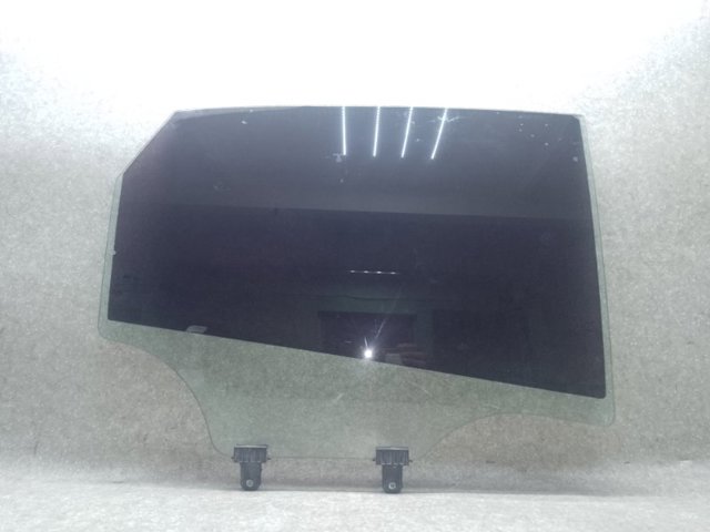 Стекло задней правой двери 83420J9020 HYUNDAI