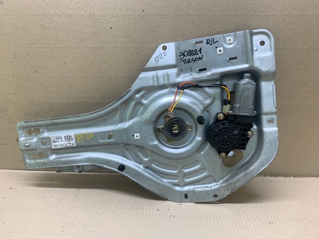 Моторчик стеклоподъемника двери задней, левой 834502E000 HYUNDAI