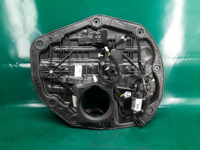 Мотор стеклоподъемника двери задней, правой 834602T000 HYUNDAI