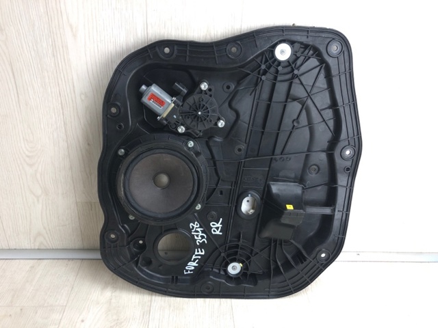 83460A7000 HYUNDAI Мотор стеклоподъемника двери задней правой купить в Киев