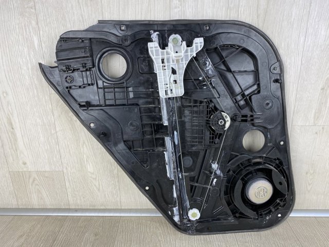 HYUNDAI 83460D9000 Мотор стеклоподъемника двери задней правой в наличии Кривой Рог