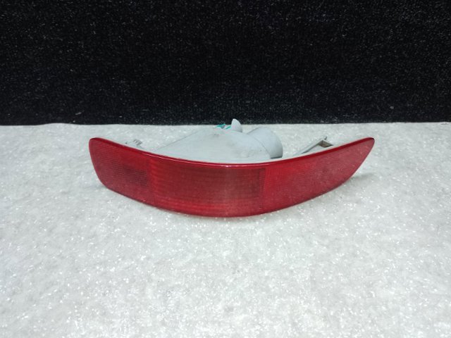 Фонарь заднего бампера, правый 8352A006 MITSUBISHI