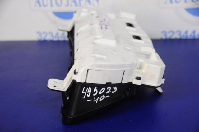 Приборная доска 8380006Q80 TOYOTA