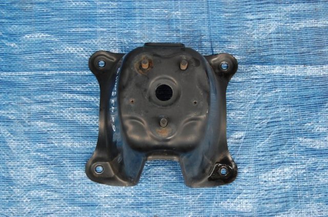 Крепление запаски 8396165J00 SUZUKI