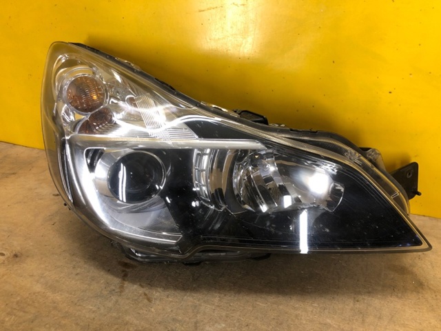 SUBARU 84001AJ381 Фара правая в наличии Ирпень