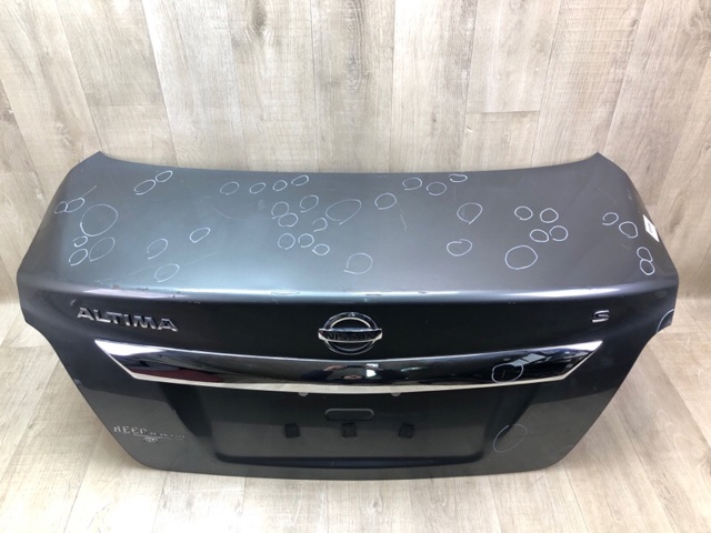 NISSAN 843003TA0A Крышка багажника в наличии Киев