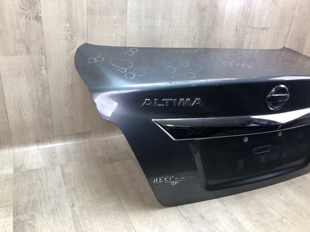 NISSAN 843003TA0A Крышка багажника в наличии Чернигов